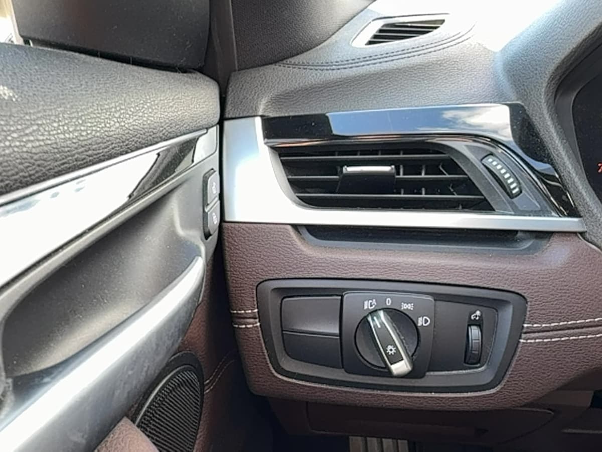 2021 BMW X1 - Image 17