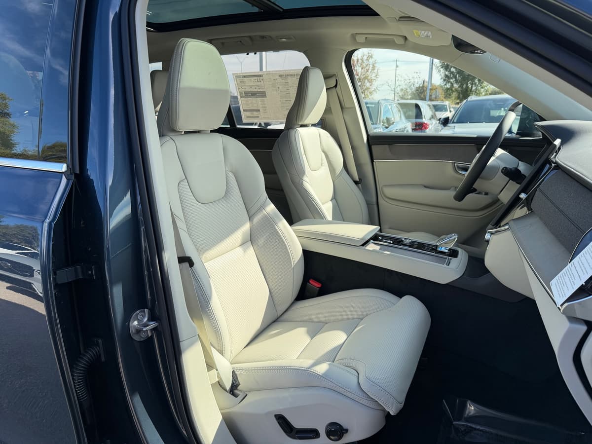 2026 Volvo XC90 - Image 8