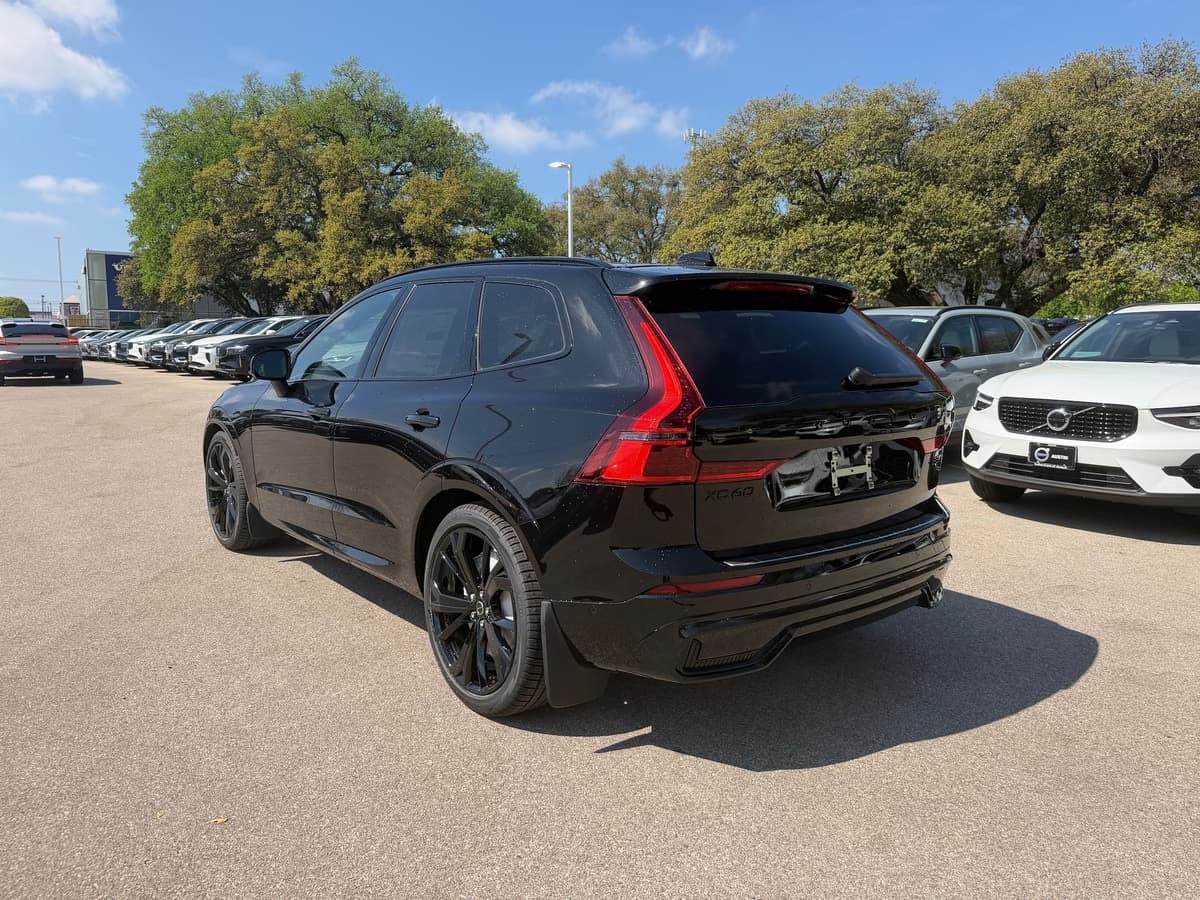 2026 Volvo XC60 - Image 4