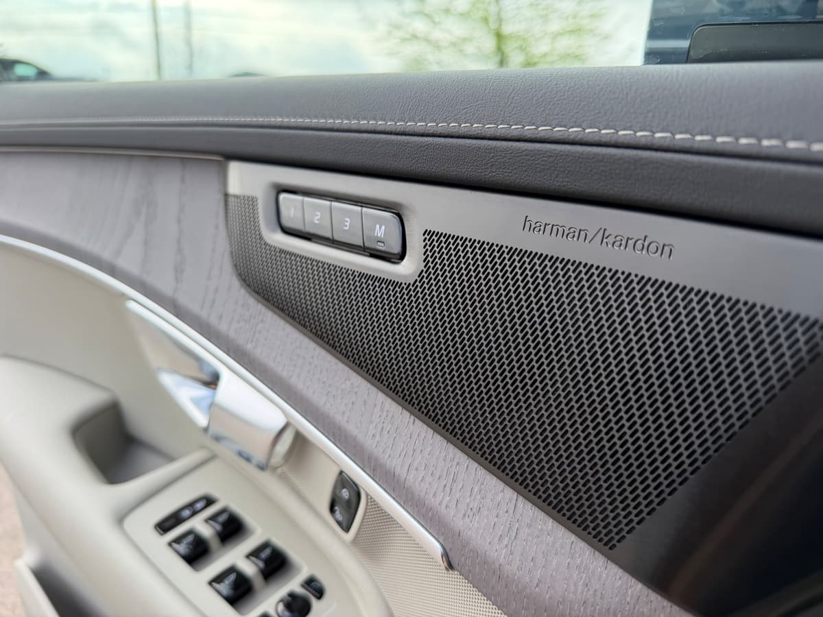 2026 Volvo XC90 plug-in hybrid - Image 19