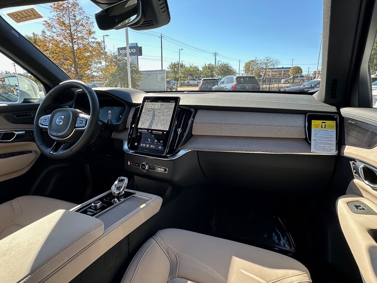 2026 Volvo XC90 - Image 11