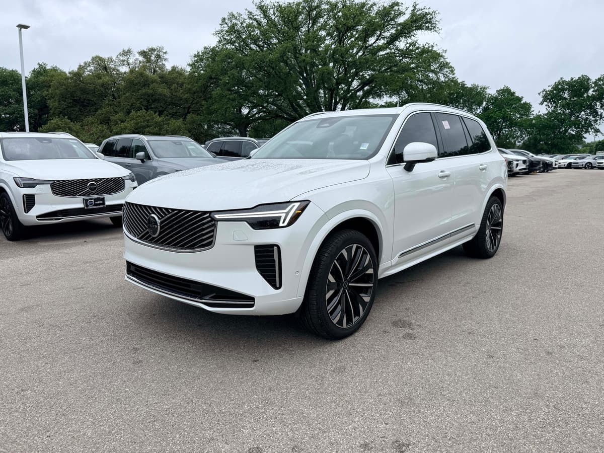 2025 Volvo XC90 - Image 2