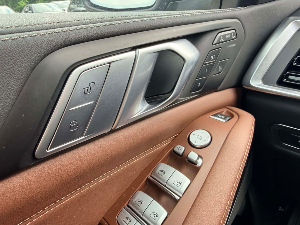 2026 BMW X7 - Image 22