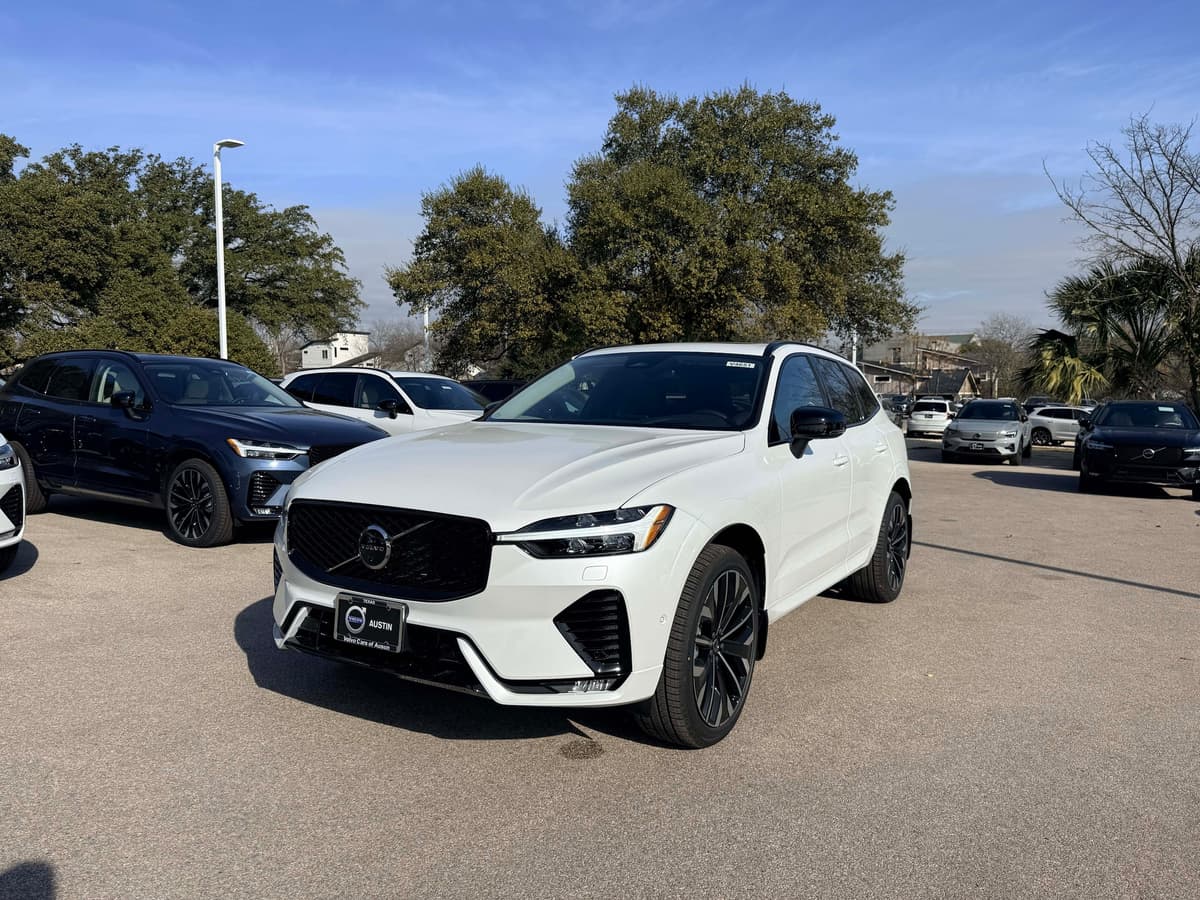 2026 Volvo XC60 - Image 2