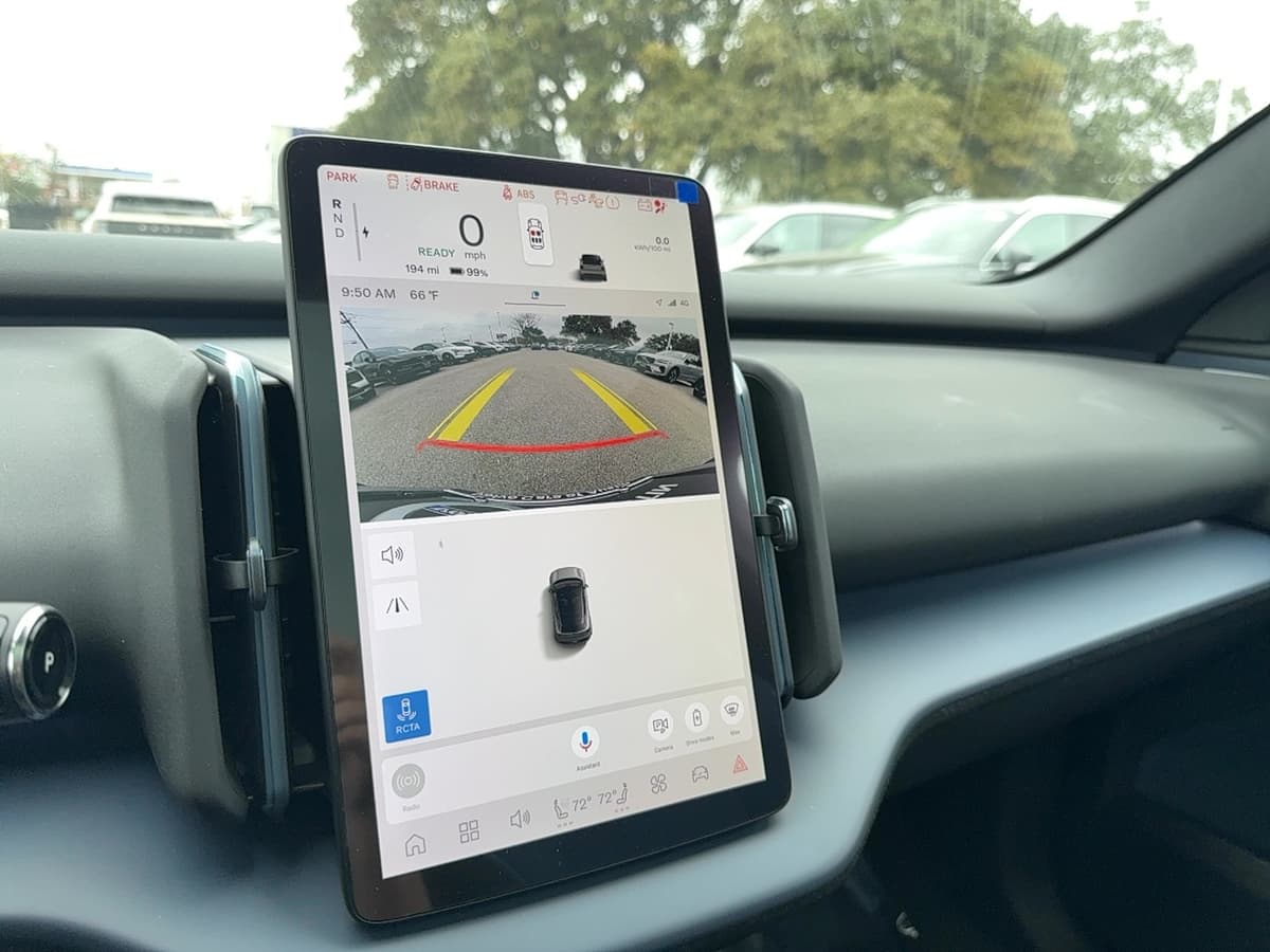 2026 Volvo EX30 - Image 20