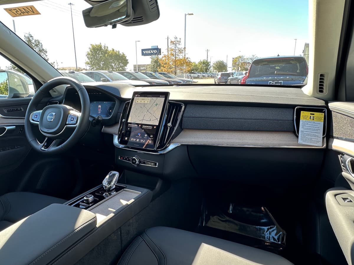 2026 Volvo XC90 - Image 11