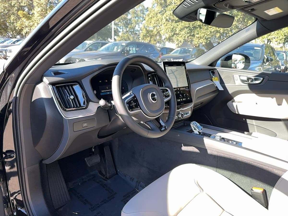 2026 Volvo XC60 - Image 11