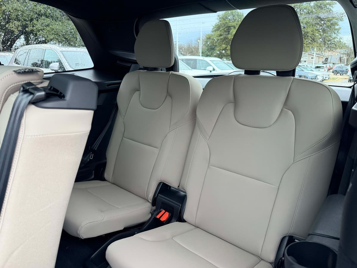 2026 Volvo XC90 - Image 16