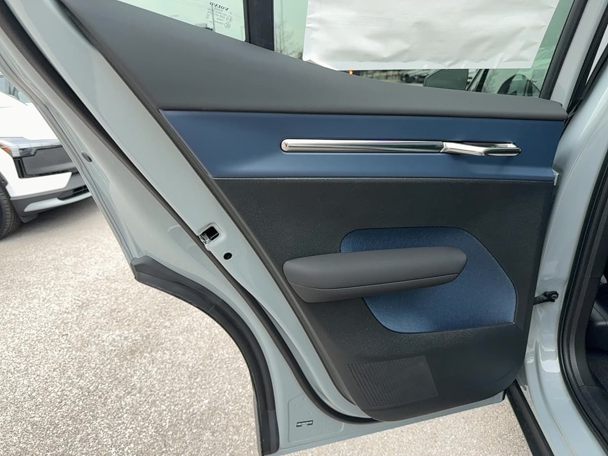 2026 Volvo EX30 - Image 14