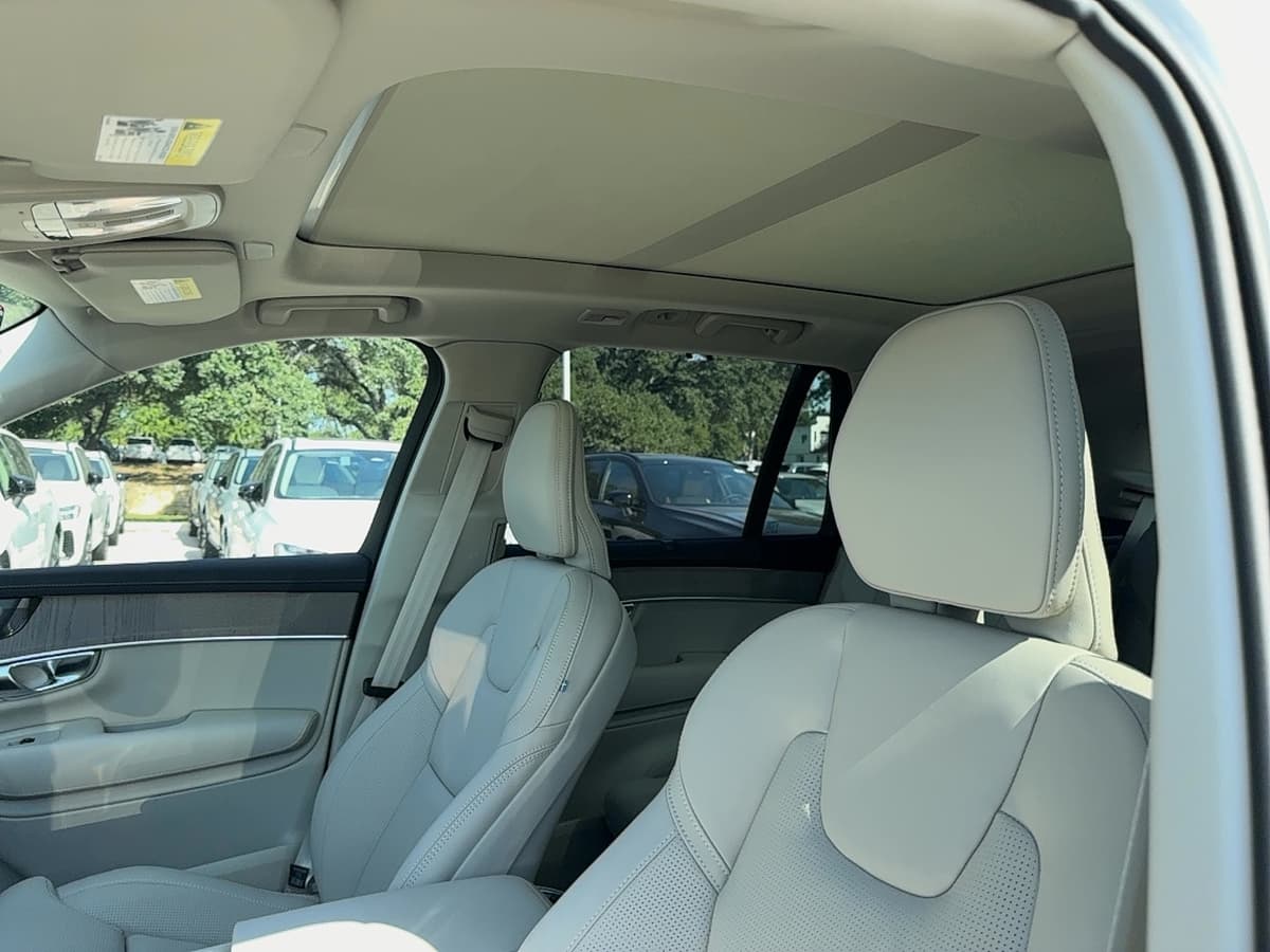 2026 Volvo XC90 - Image 14