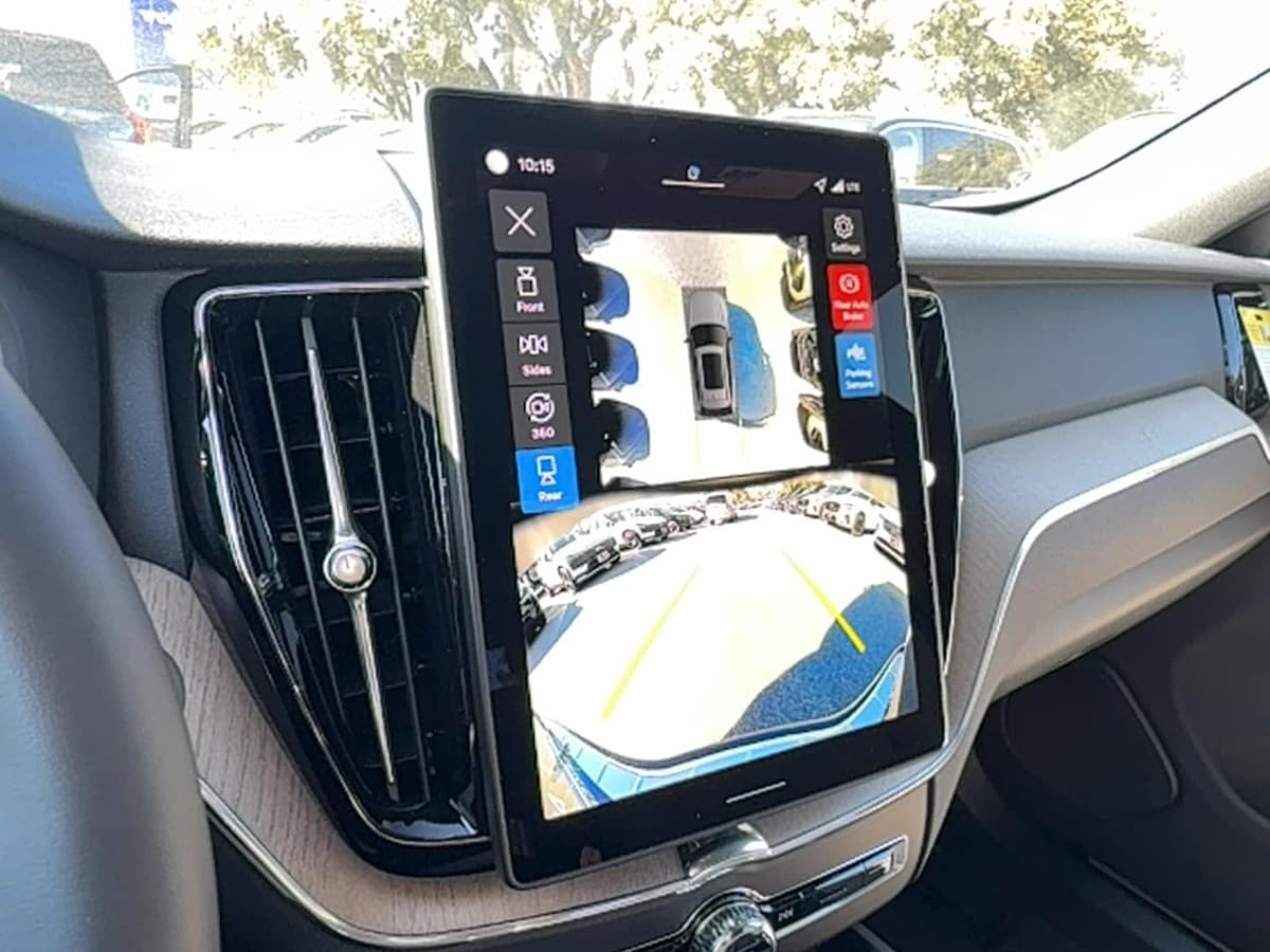 2026 Volvo XC60 - Image 23