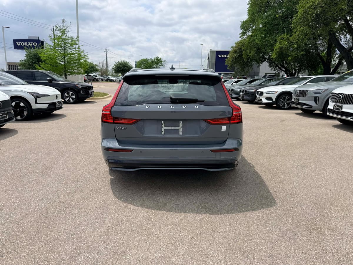2024 Volvo V60 plug-in hybrid - Image 5