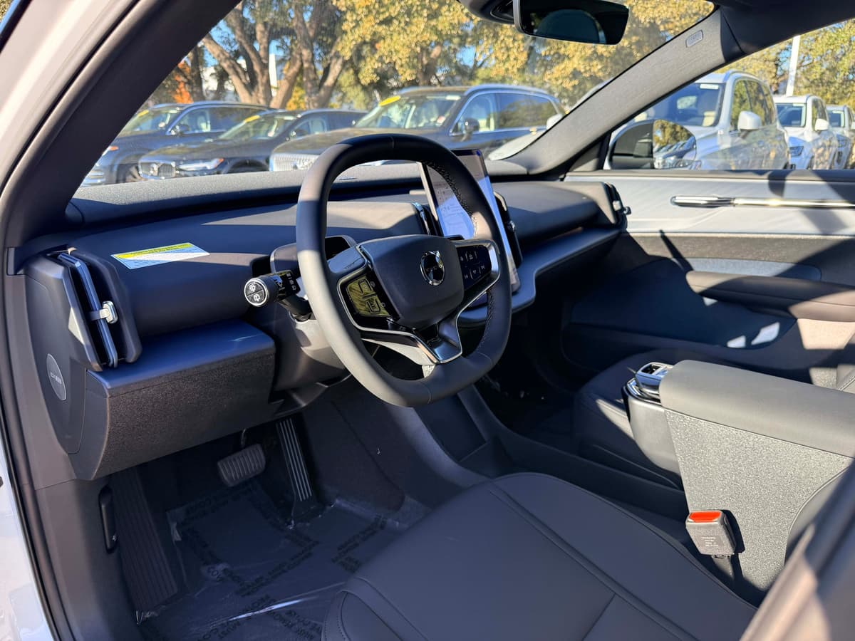 2026 Volvo EX30 Cross Country - Image 12