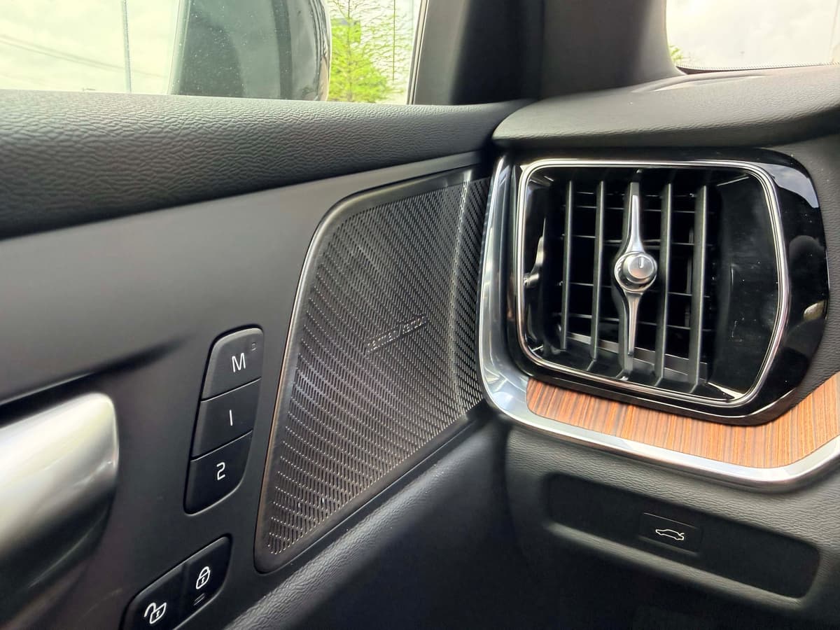 2026 Volvo V60 Cross Country - Image 16