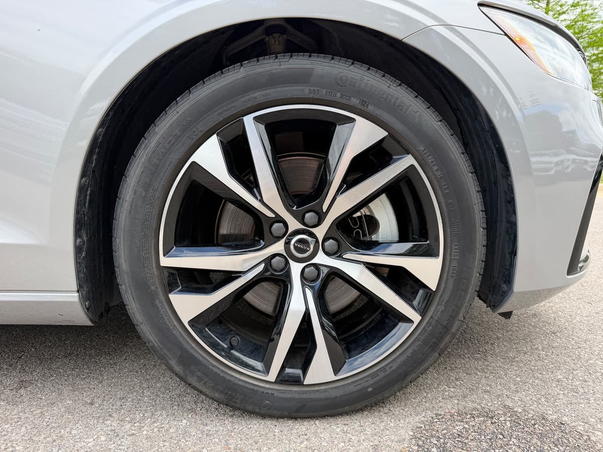 2025 Volvo S60 - Image 9