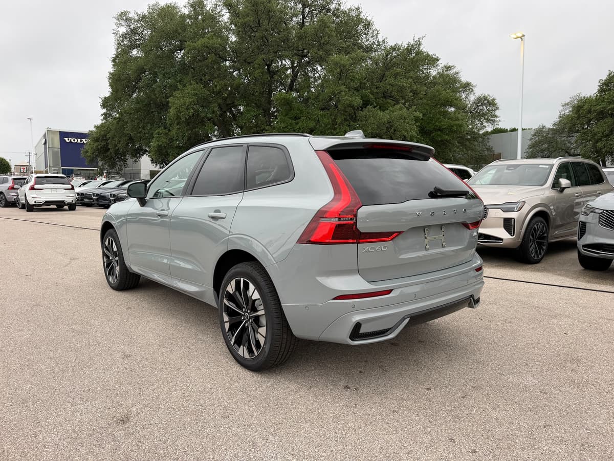2026 Volvo XC60 - Image 4