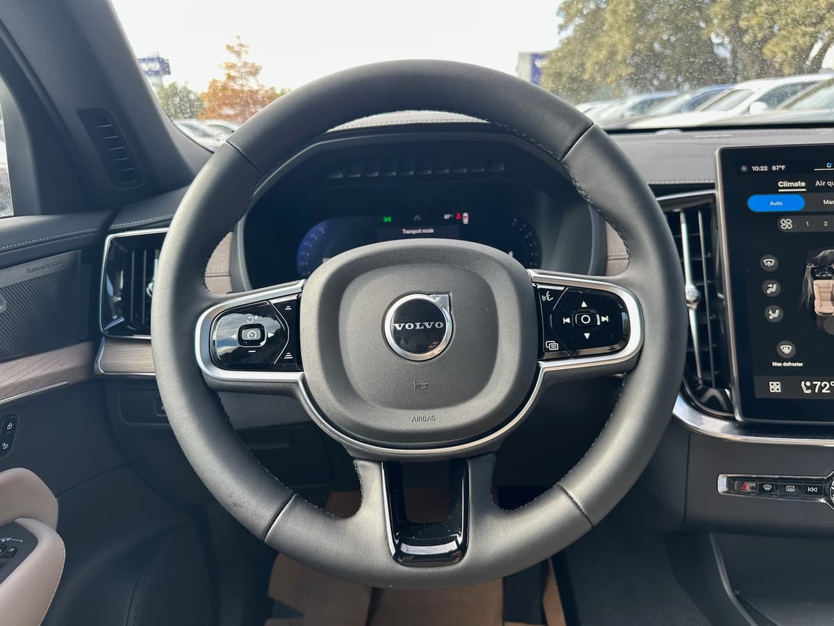 2026 Volvo XC90 - Image 15