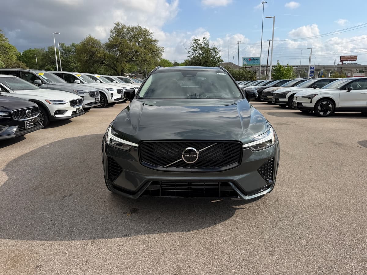 2026 Volvo XC60 plug-in hybrid - Image 6