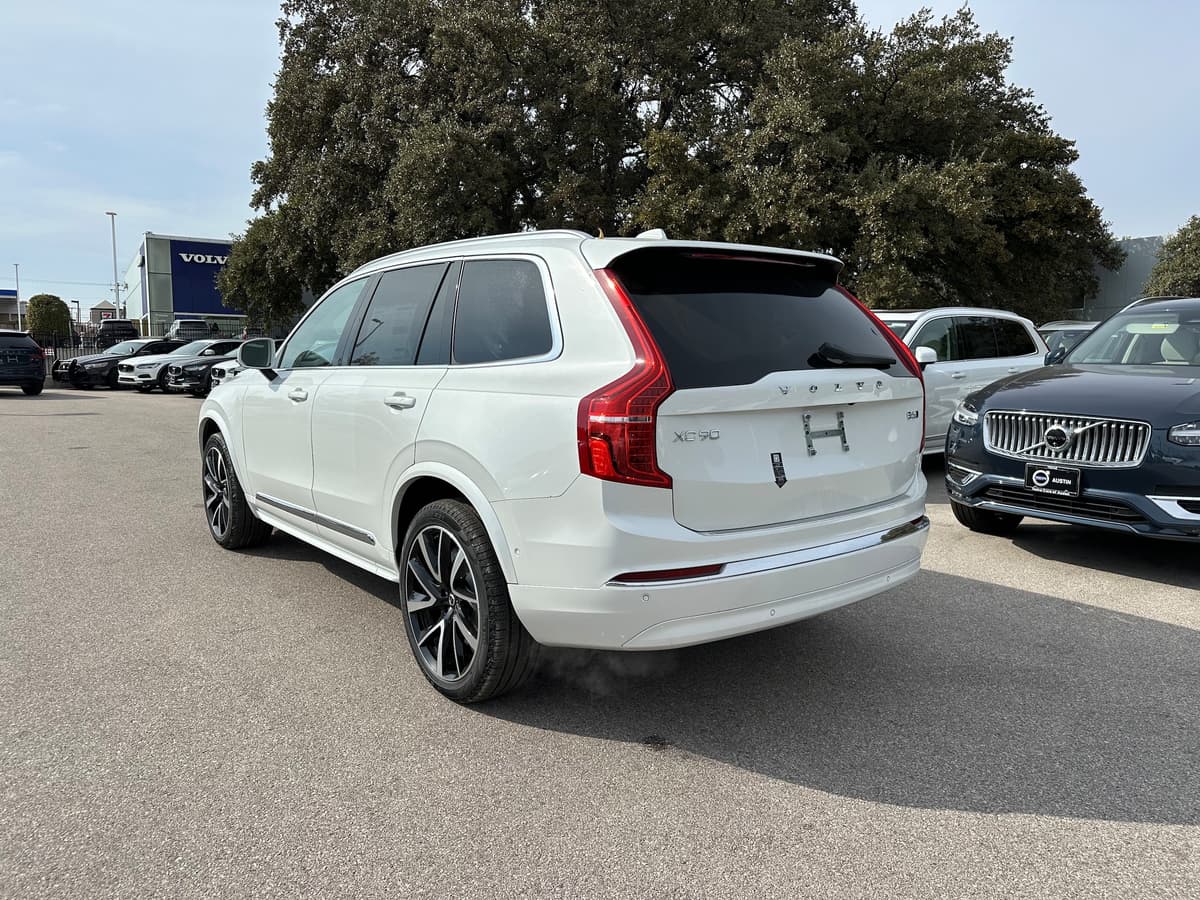 2025 Volvo XC90 - Image 4