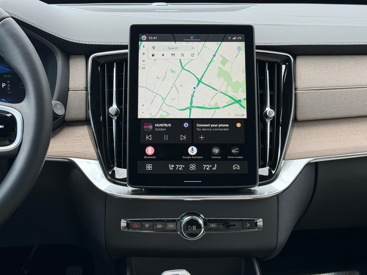 2026 Volvo XC90 plug-in hybrid - Image 13