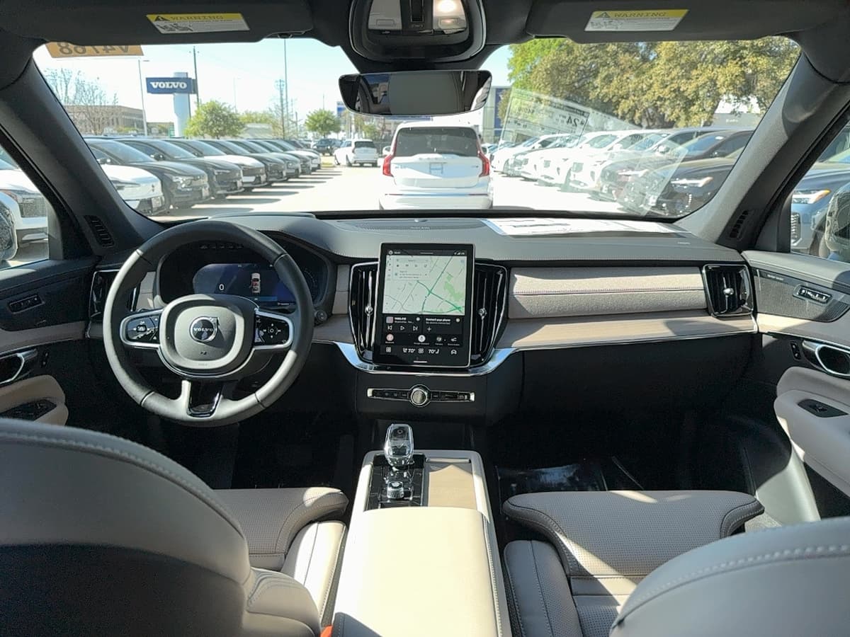 2026 Volvo XC90 - Image 18