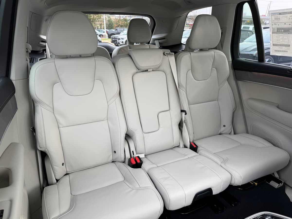2026 Volvo XC90 - Image 10