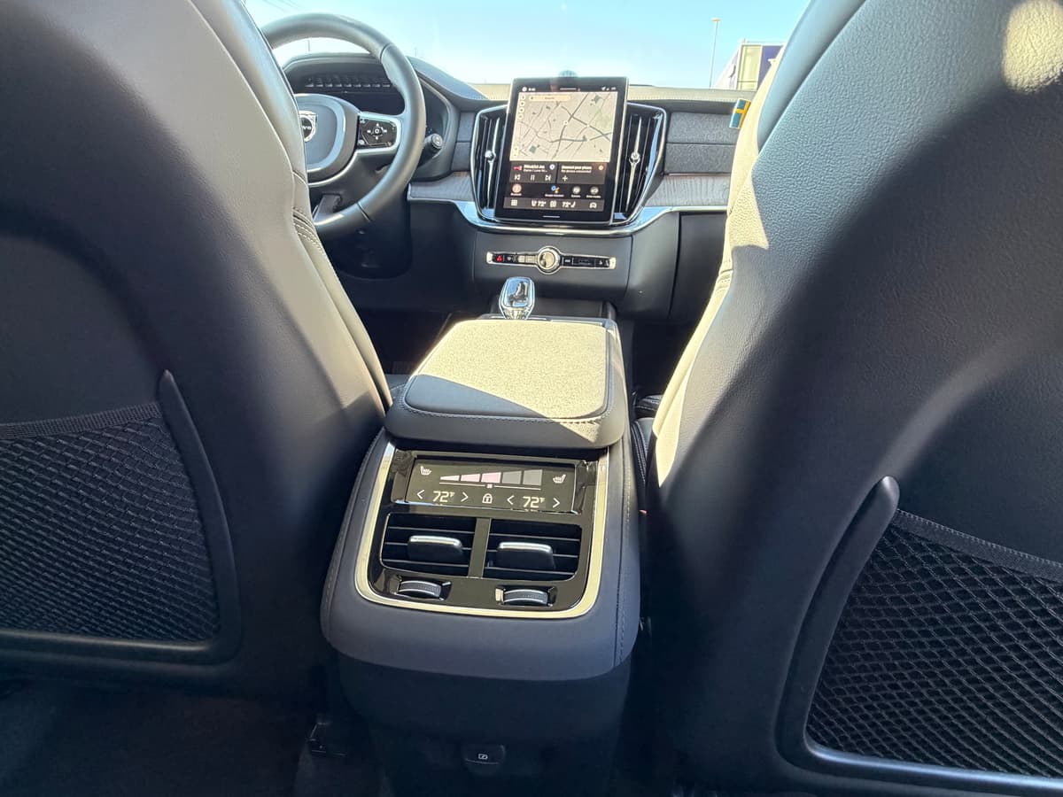 2026 Volvo XC90 - Image 12