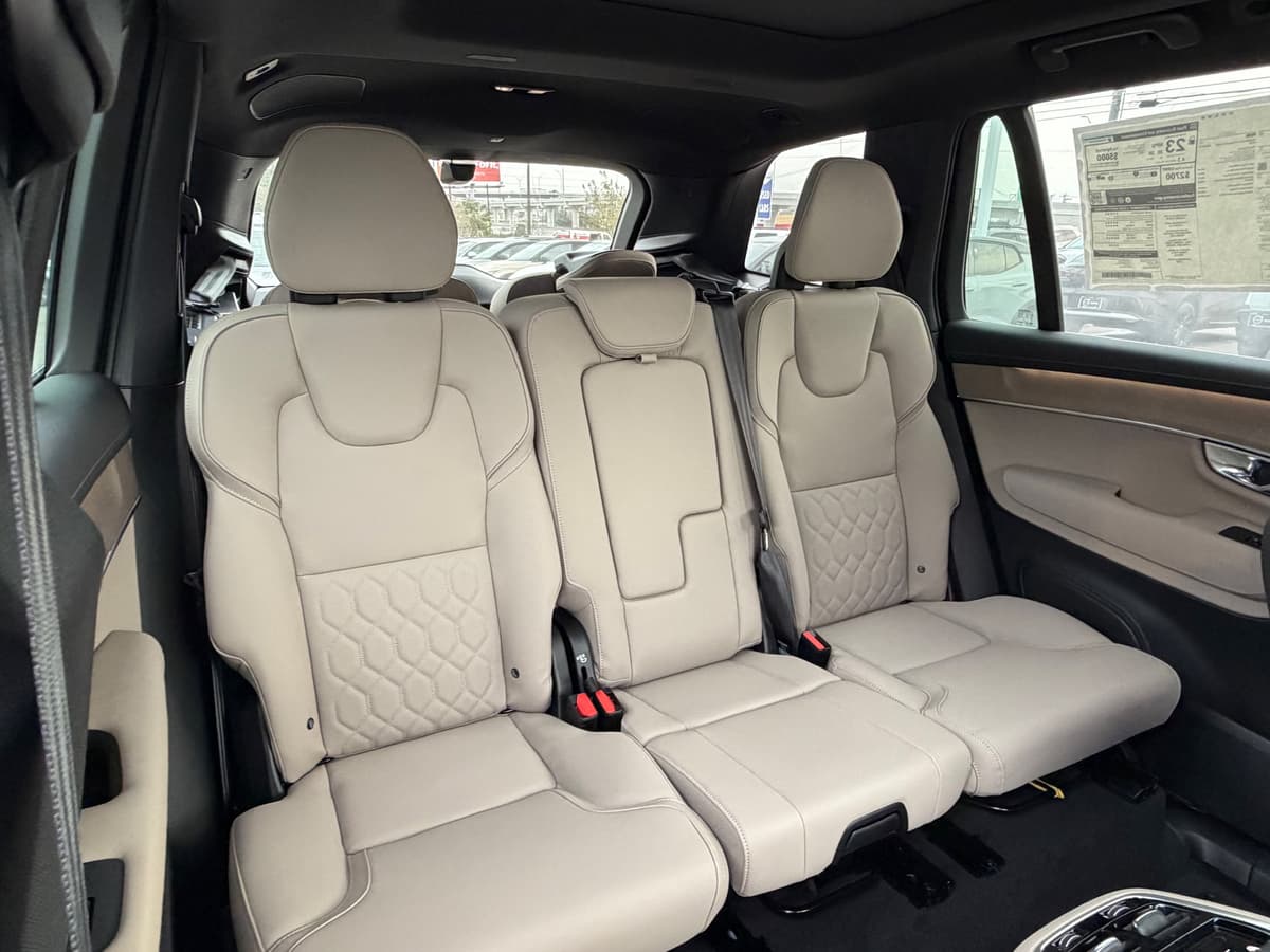 2026 Volvo XC90 - Image 10