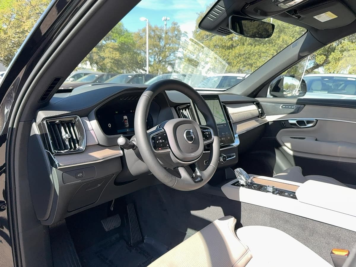 2026 Volvo XC90 - Image 11