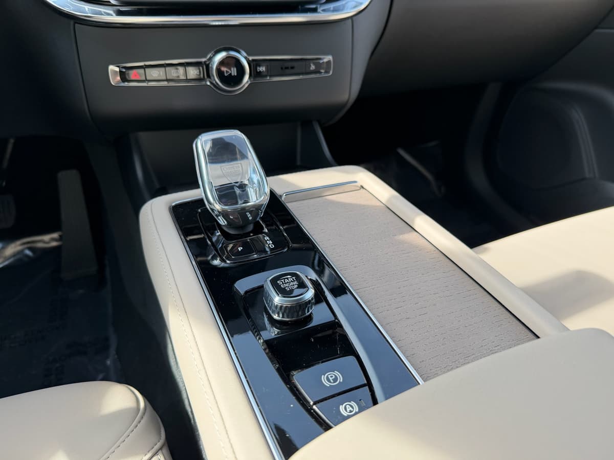 2026 Volvo XC90 - Image 14