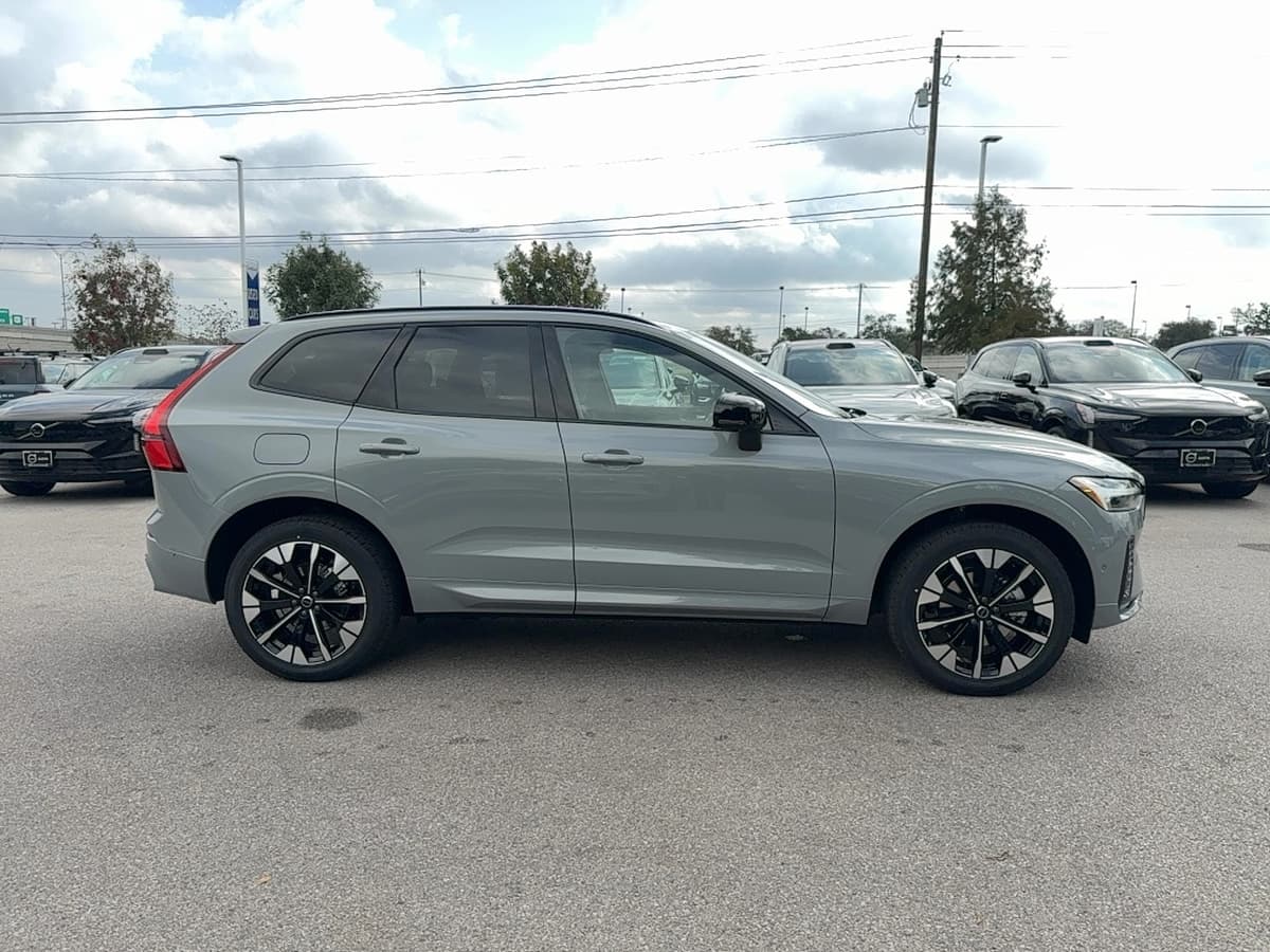 2026 Volvo XC60 - Image 7