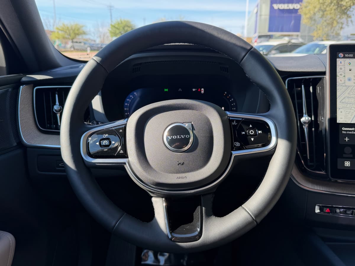 2026 Volvo XC60 - Image 14