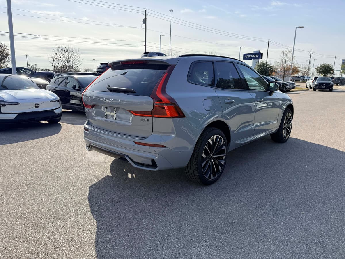 2026 Volvo XC60 - Image 6