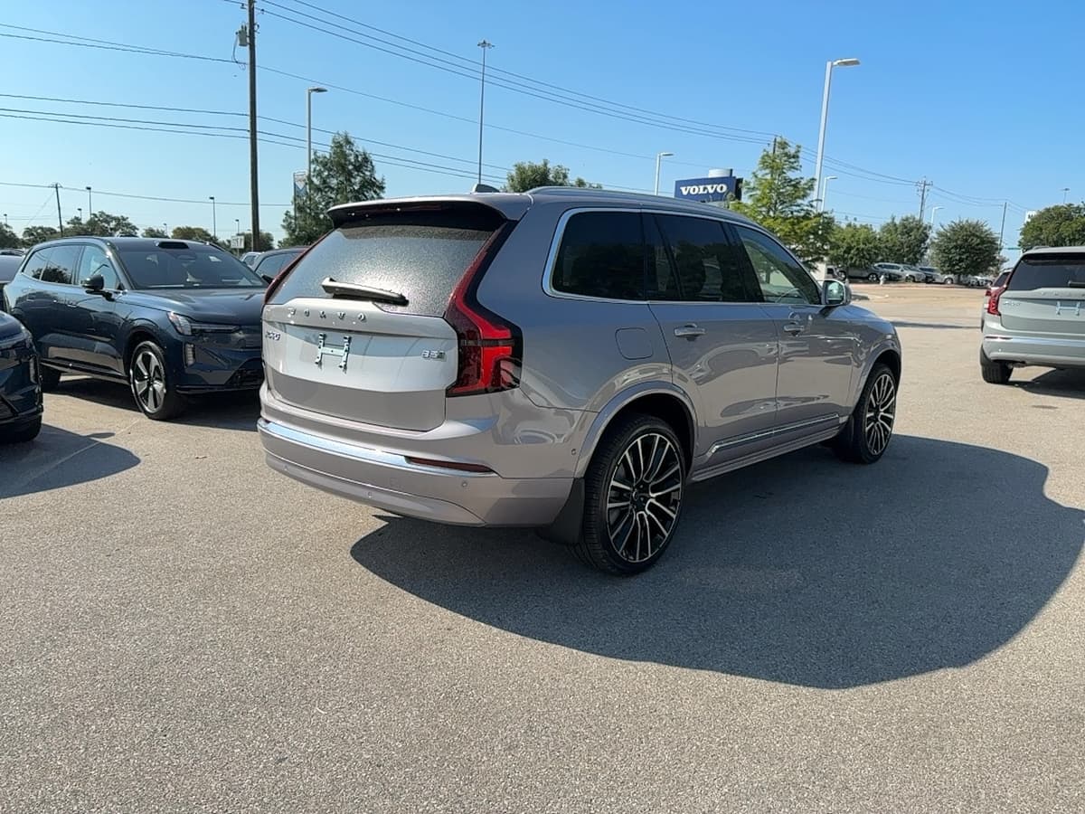 2026 Volvo XC90 - Image 6