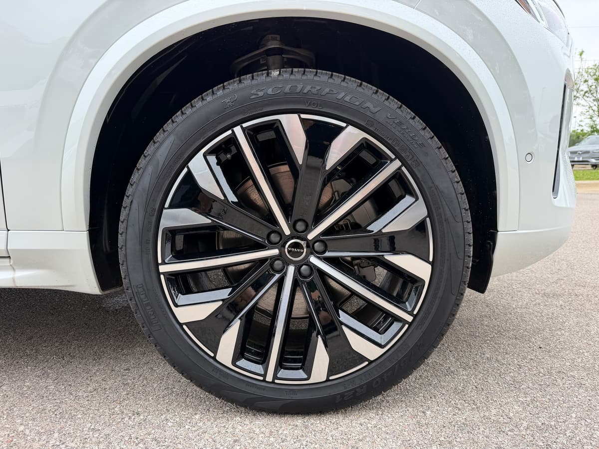 2026 Volvo XC90 - Image 7