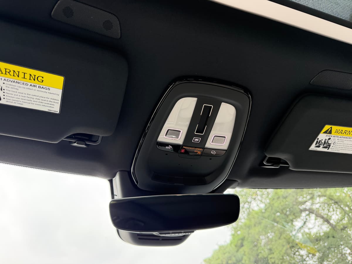 2026 Volvo XC90 plug-in hybrid - Image 17