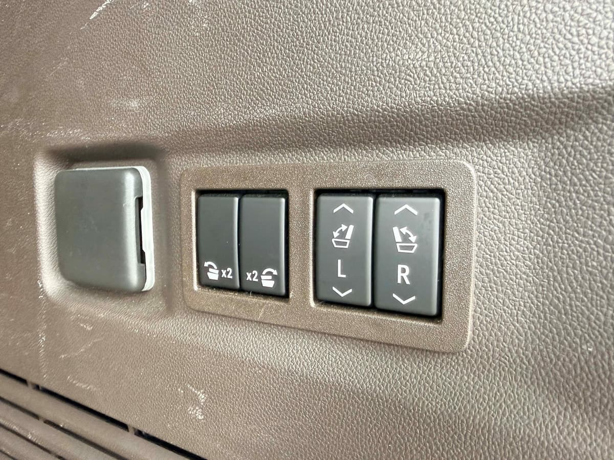 2022 Chevrolet Tahoe - Image 25