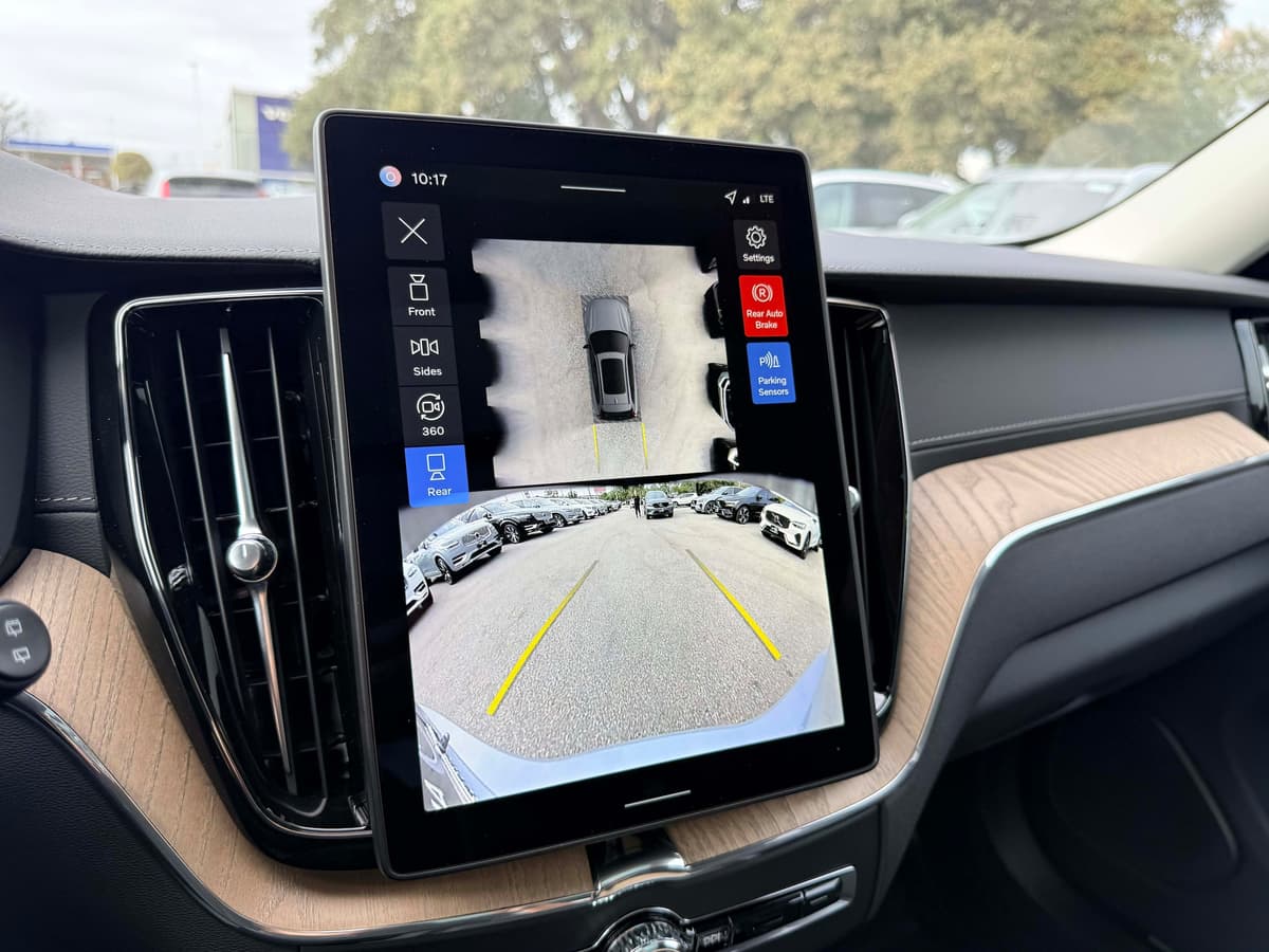 2026 Volvo XC60 - Image 23