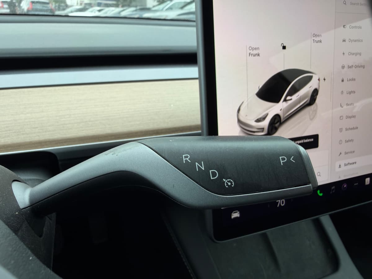 2023 Tesla Model 3 - Image 16
