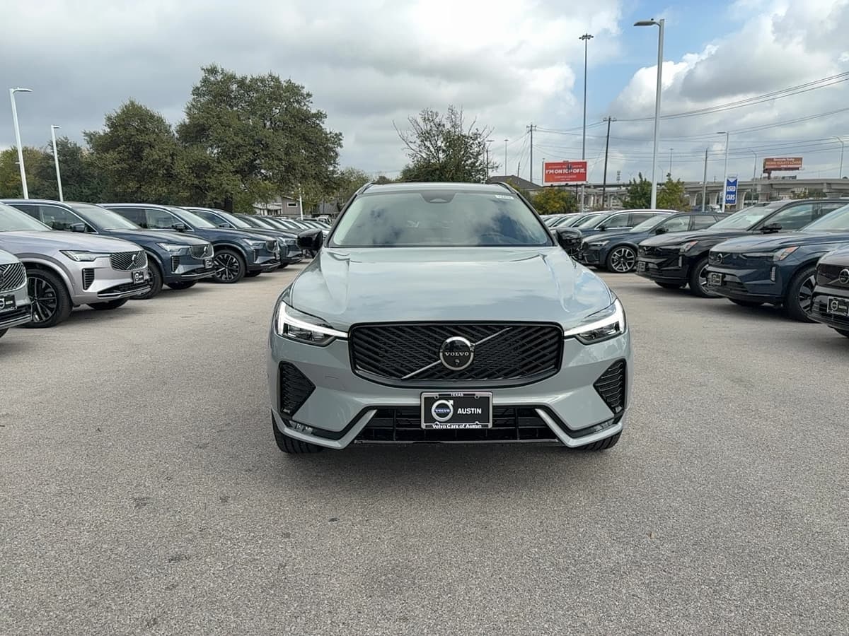 2026 Volvo XC60 - Image 9