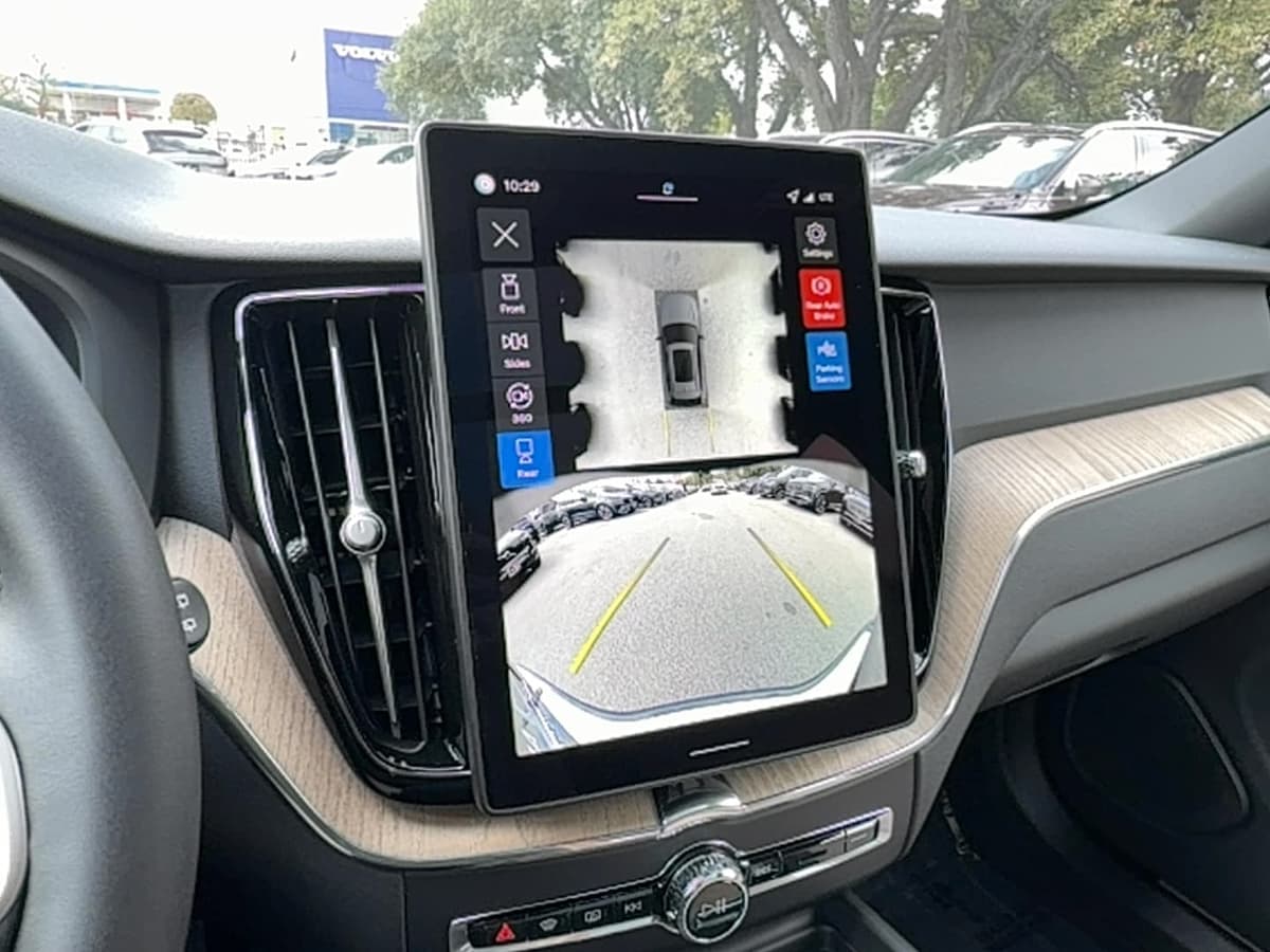 2026 Volvo XC60 - Image 23