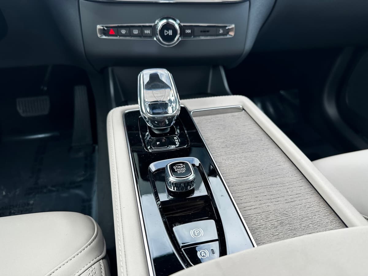 2025 Volvo XC90 - Image 14