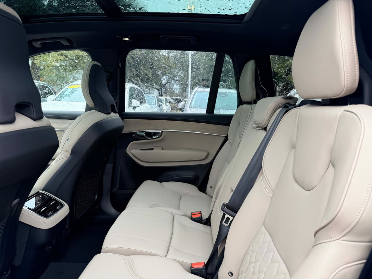 2026 Volvo XC90 - Image 15