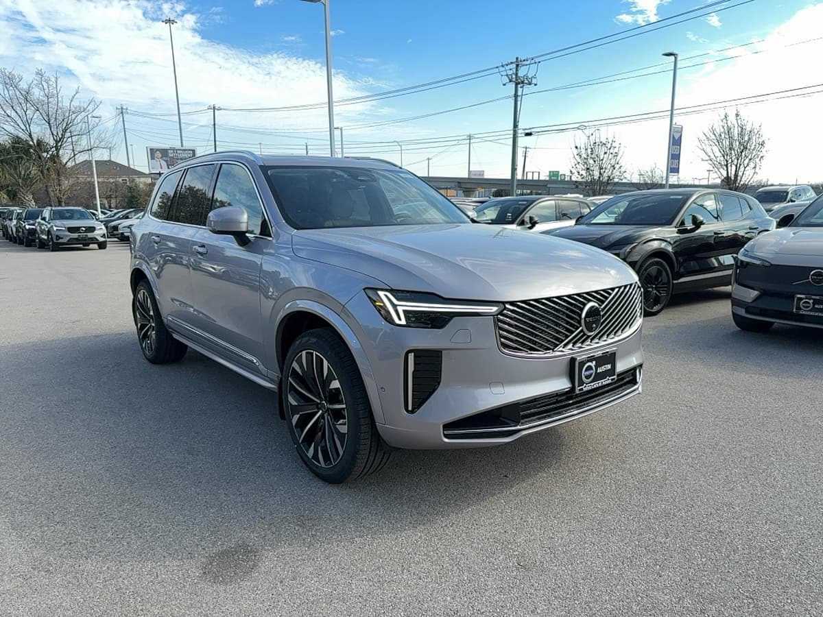 2026 Volvo XC90 plug-in hybrid - Image 7