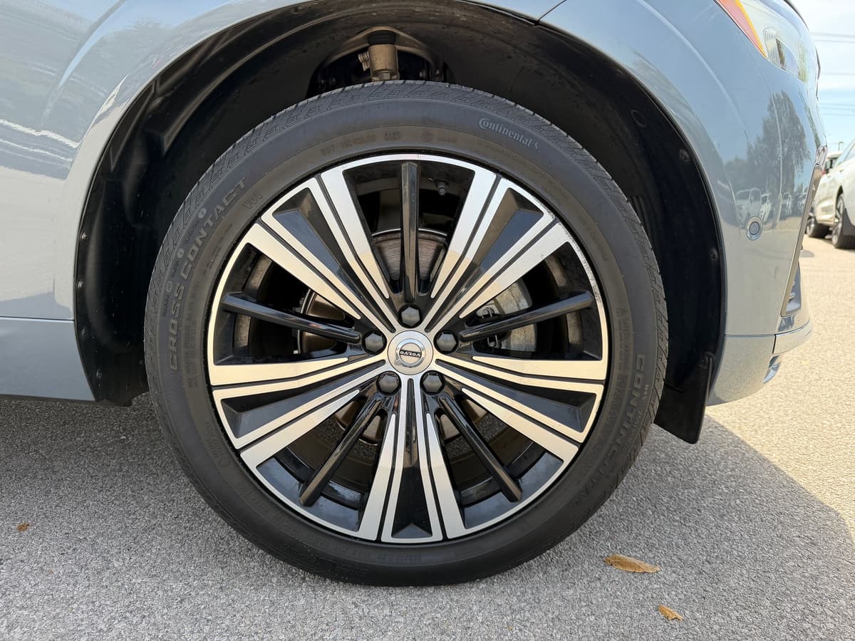 2023 Volvo XC60 - Image 9