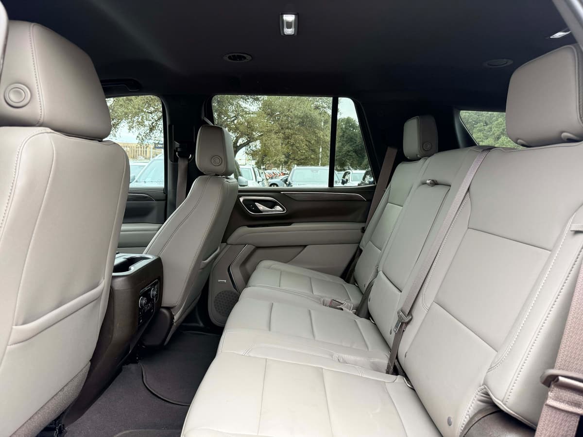 2022 Chevrolet Tahoe - Image 12