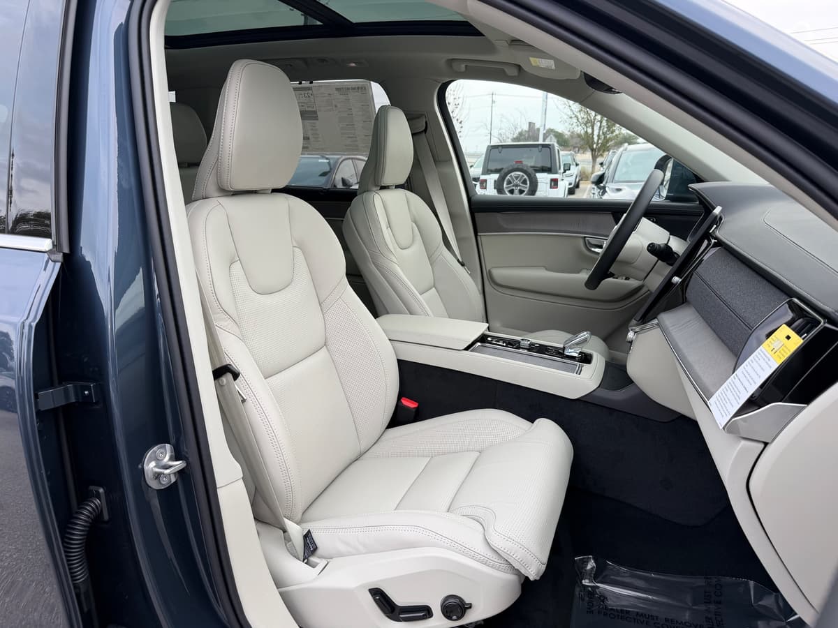 2026 Volvo XC90 - Image 8