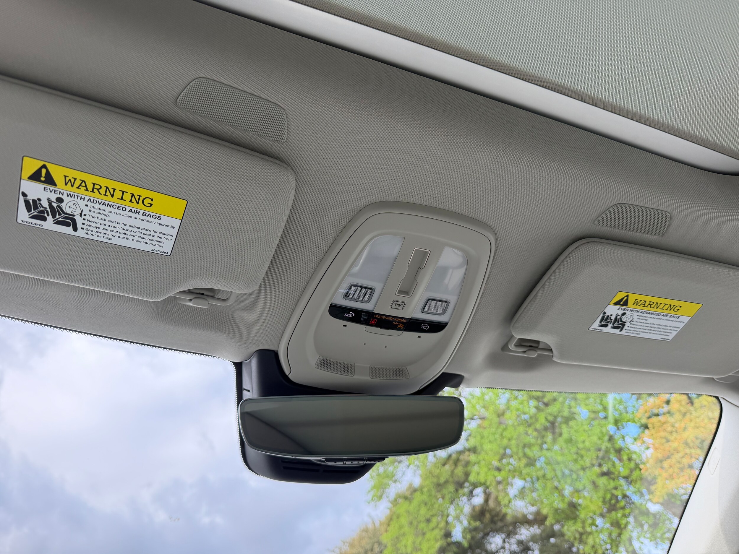 2026 Volvo XC90 - Image 17