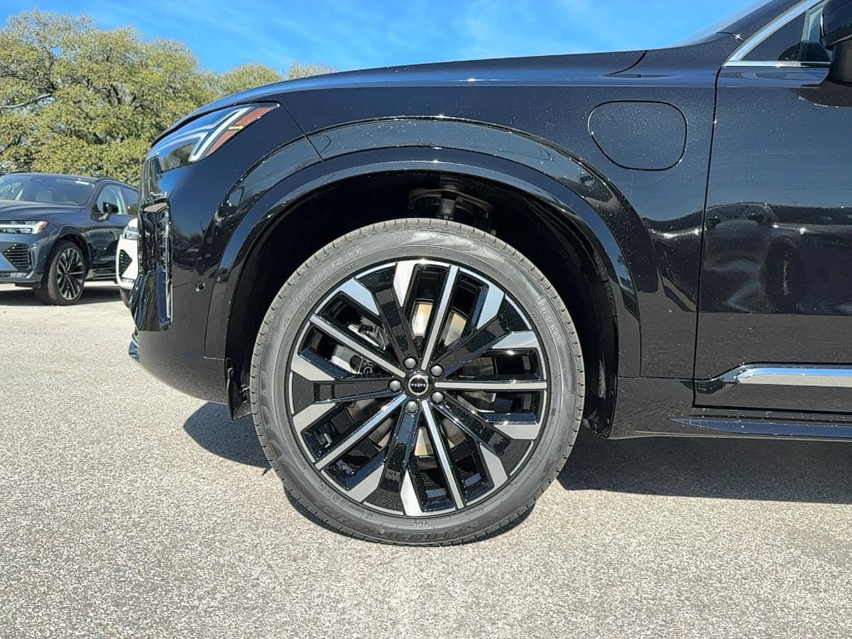 2026 Volvo XC90 plug-in hybrid - Image 9