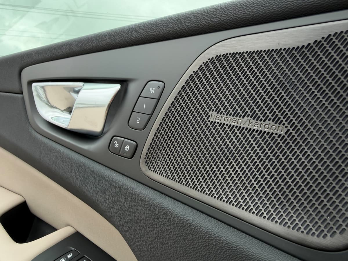 2026 Volvo XC60 - Image 18